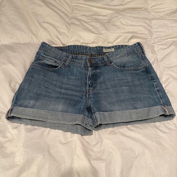 H&M Pants - Cute boyfriend shorts 💥☀️